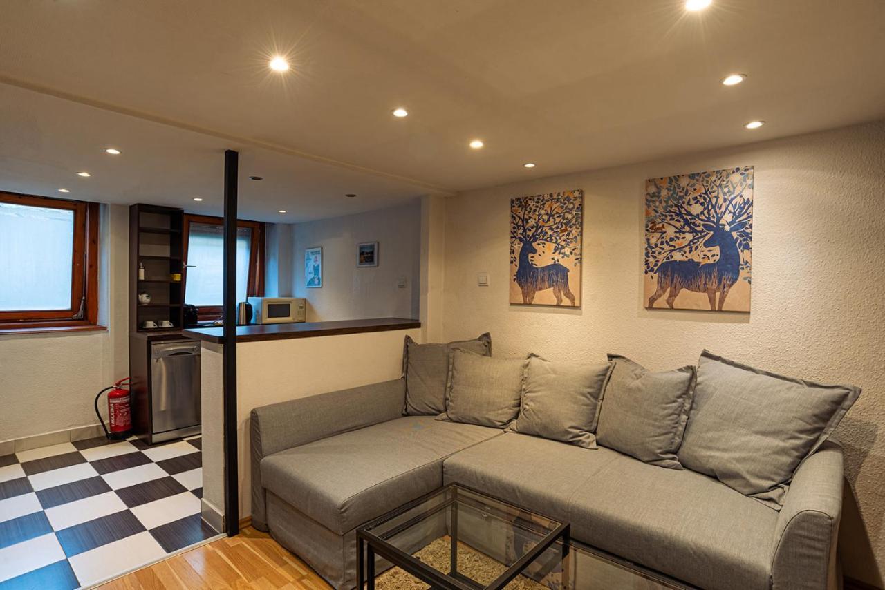 Апартаменты Cosy Corner - Entire Near Oktogon *